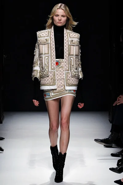 Look 19